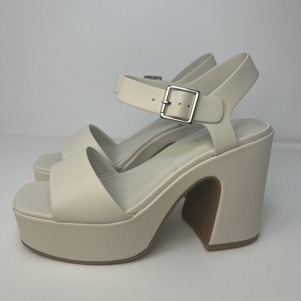 Soda Launch Women's Platform Sandals Square Toe Chunky Heel Off White Size 7 NIB